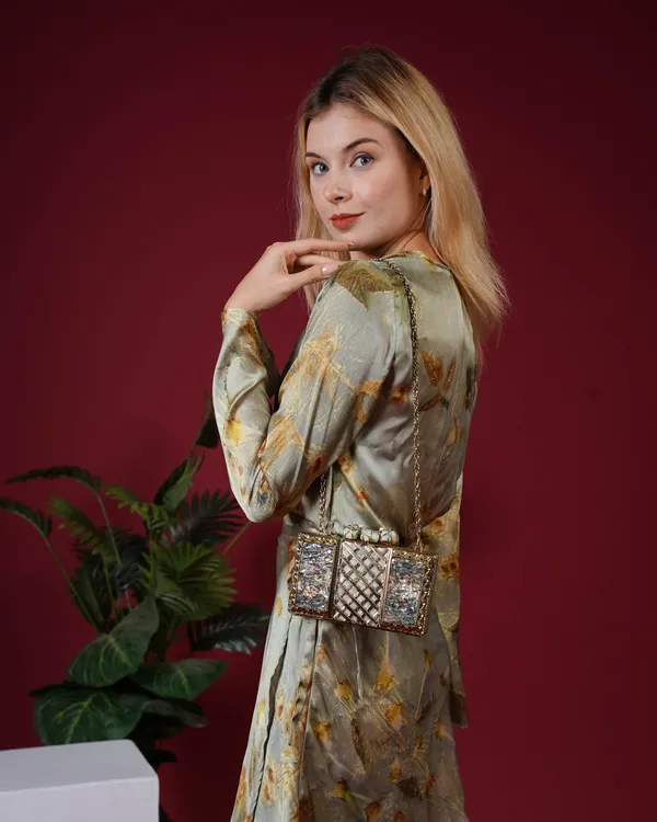 Regal_Mosaic_Shell_Clutch